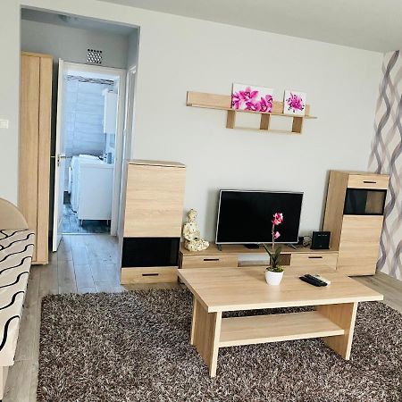 Апартаменты Tamara Apartman Хайдусобосло Экстерьер фото